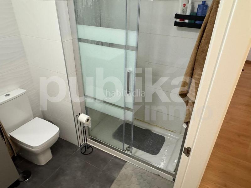 Foto 34bd7e72-a85d-4670-a7f1-e0d7a9244724. Piso amplio y luminoso piso en campello playa, a solo 800 metros del mar en Campello (el)