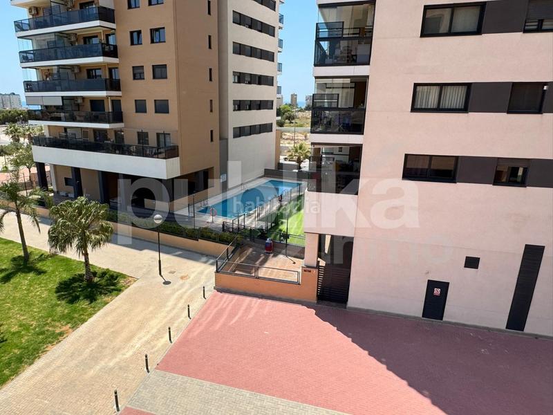 Foto 5bd993e3-57a6-4939-811e-3c956749b486. Piso amplio y luminoso piso en campello playa, a solo 800 metros del mar en Campello (el)