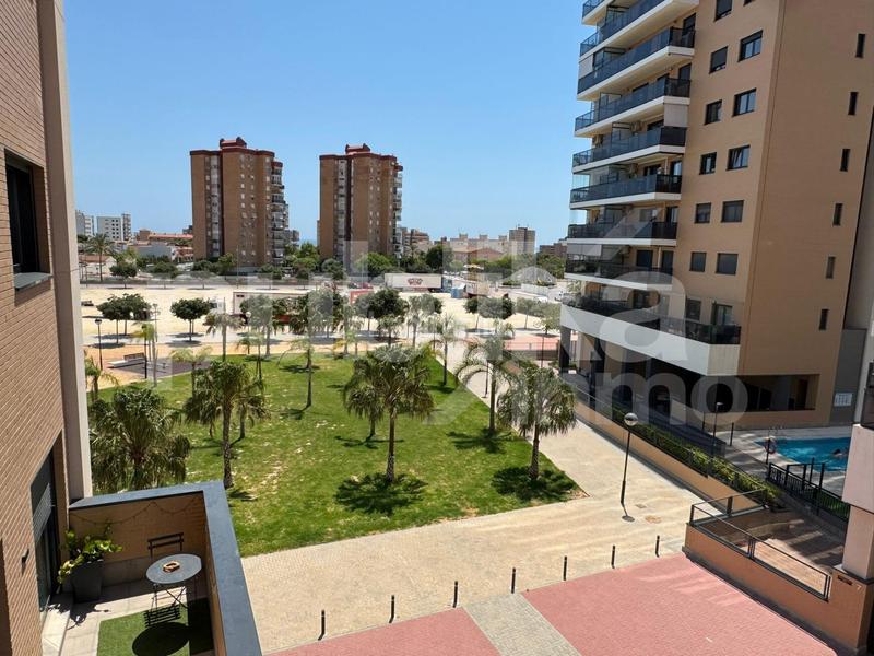 Foto 6ac7c945-2405-4dbd-8421-f1fae5c8aee4. Piso amplio y luminoso piso en campello playa, a solo 800 metros del mar en Campello (el)