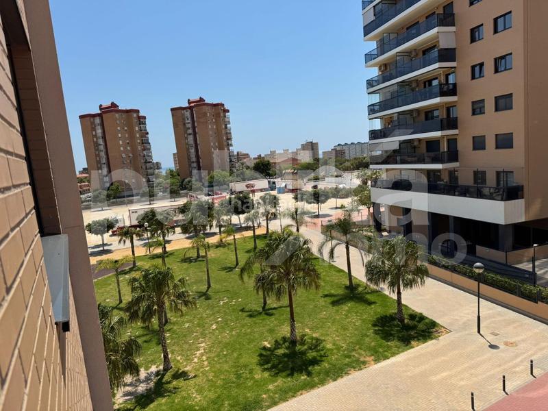 Foto 7b2c3a9e-1d4d-4508-a040-6d3a6790bdc8. Piso amplio y luminoso piso en campello playa, a solo 800 metros del mar en Campello (el)