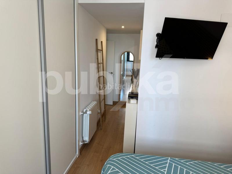 Foto b8dd45d5-8543-4762-8013-d84f99770667. Piso amplio y luminoso piso en campello playa, a solo 800 metros del mar en Campello (el)