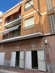 Local commercial à Calle ramon y cajal 29. 2 locales en venta con vado