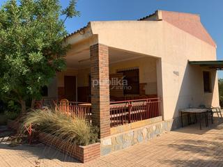 Xalet a Partida valverde bajo 62. Chalet para reformar. zona valverde bajo.