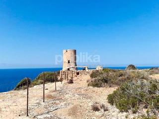 Country house  Carretera 39°21'47.0\"n 2°47'26.8\"e. Antigua finca militar con salida al mar