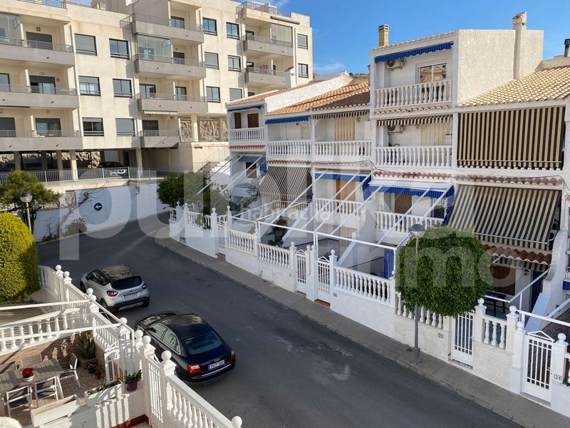 Foto 93c99d85-4cc0-42ce-b8ac-0b9b2f7bb79a. Casa adossada amb calefacció aparcament piscina a Santa Pola