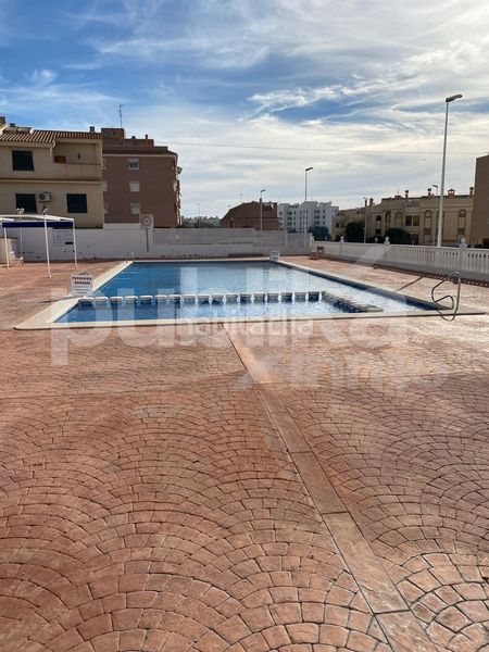 Foto ab9cd47a-23aa-4e27-ac10-ca3b3ce98976. Casa adossada amb calefacció aparcament piscina a Santa Pola
