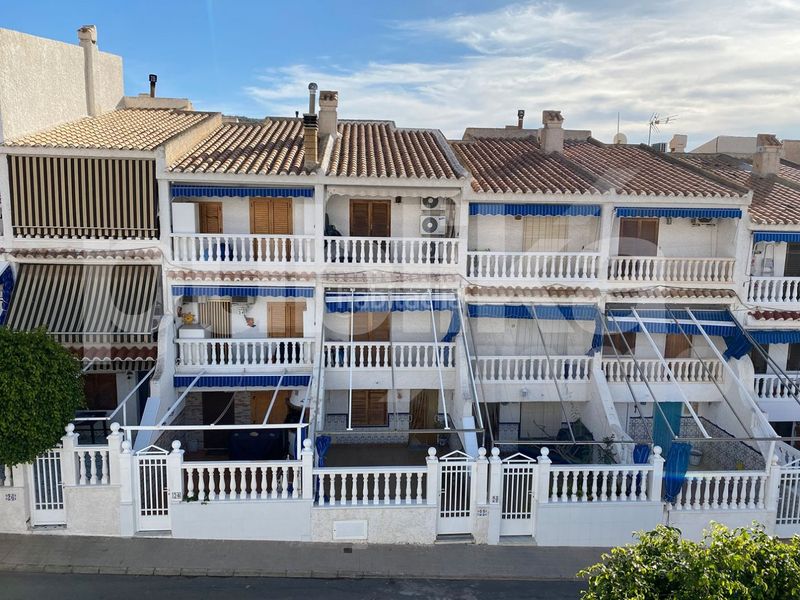 Foto c72a56ab-4e54-4b2a-bcf5-04bc47314b20. Casa adossada amb calefacció aparcament piscina a Santa Pola