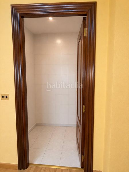Foto 614b8413-840a-4e09-a33c-a69826638426. Local comercial a Centro Santa Pola