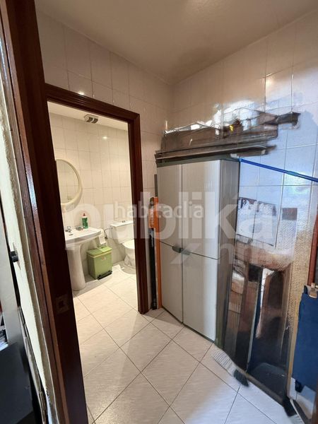 Foto 824e6a04-1cbe-4f6a-8fd3-c9c3955f2604. Local comercial a Centro Santa Pola