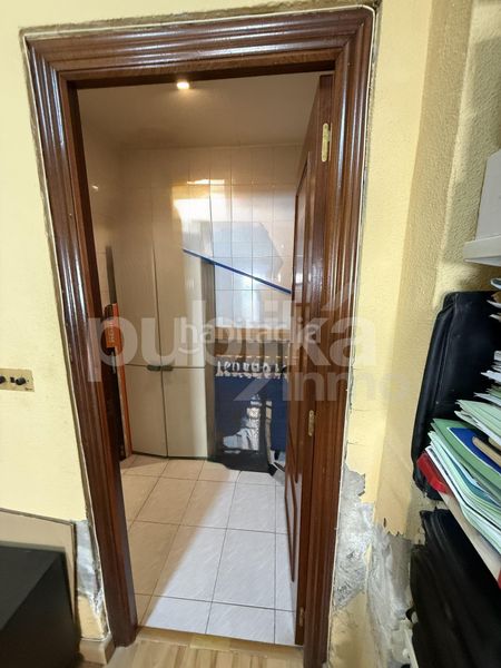 Foto f6d6875d-514d-4860-8bdd-014c557c0213. Local comercial a Centro Santa Pola