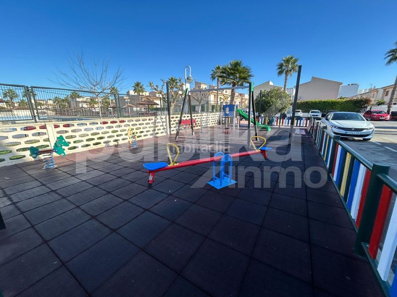 Foto 40e324f0-8513-41b8-940c-5a4094a4e089. Casa adossada a monte de sta pola 35 a Monte Faro-Altomar II Santa Pola