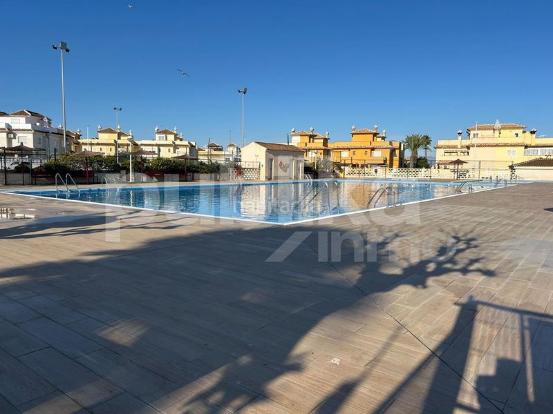 Foto 4ff483ee-bd8f-489f-b0ed-5dfc67673436. Casa adossada a monte de sta pola 35 a Monte Faro-Altomar II Santa Pola