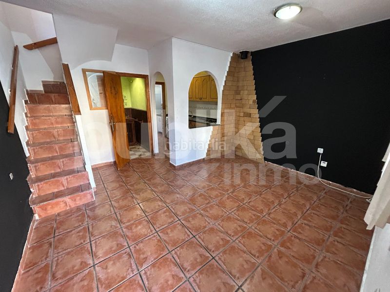 Foto 8e6c8795-66ea-42ca-95f7-3e22a3c76922. Casa adossada a monte de sta pola 35 a Monte Faro-Altomar II Santa Pola