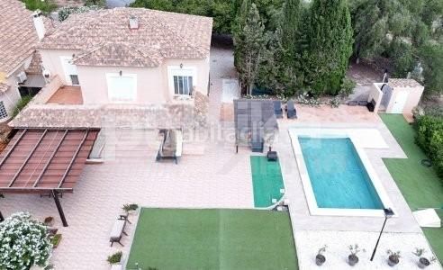 Foto 40e838f8-a6a5-44f1-a84d-b3e05e758af5. Casa amb aparcament piscina a Perleta - Maitino Elche / Elx