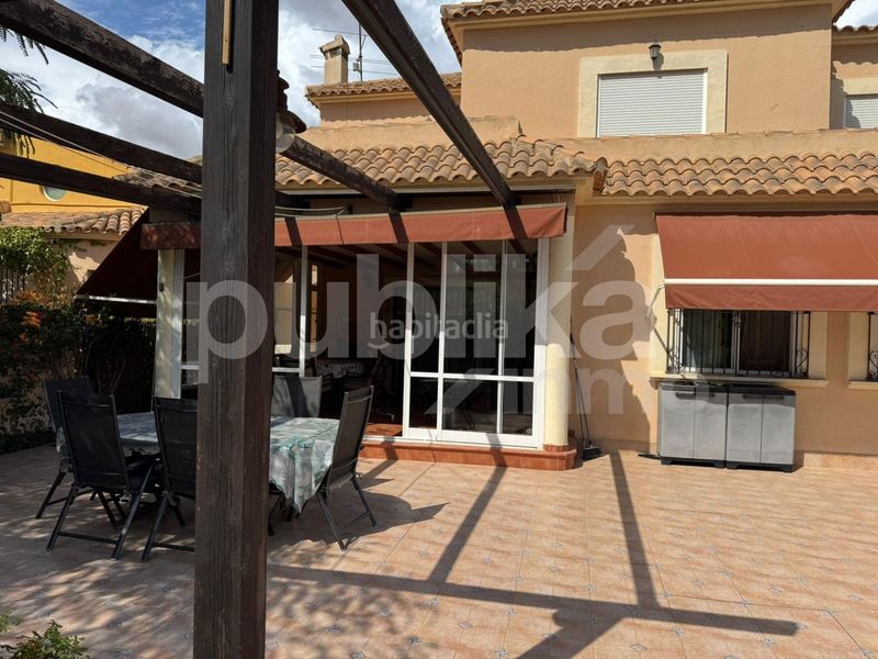 Foto b0532b2f-f17a-4f18-aa25-922fb388e8f2. Casa amb aparcament piscina a Perleta - Maitino Elche / Elx