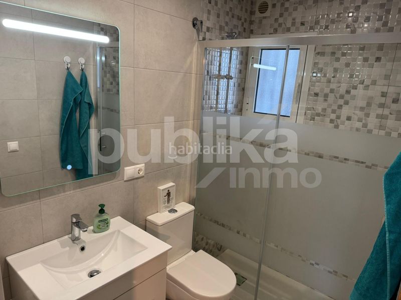 Foto 0108cefb-7df6-44dc-8d6f-6a66ef2b1432. Casa adossada amb piscina a Torreblanca Torrevieja