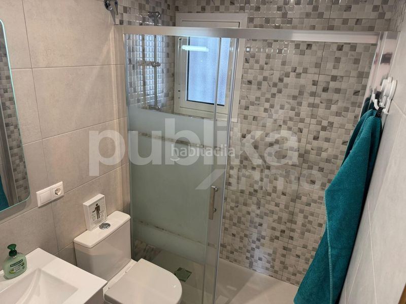 Foto 1b433b9e-ccc3-42ad-a7f6-05bc33953731. Casa adossada amb piscina a Torreblanca Torrevieja