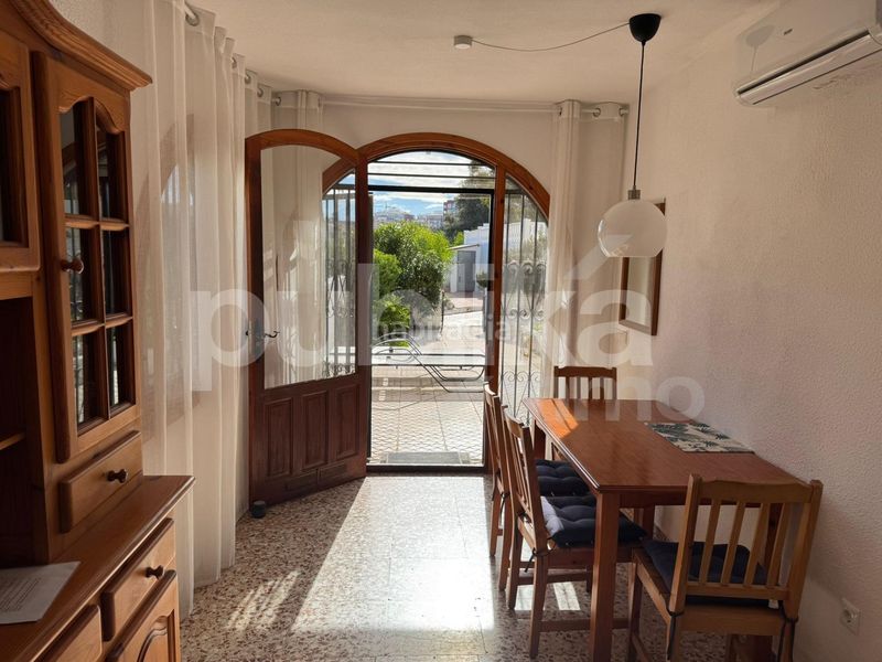 Foto 1f04934d-0ed2-4204-aee9-02636bc7d379. Casa adossada amb piscina a Torreblanca Torrevieja