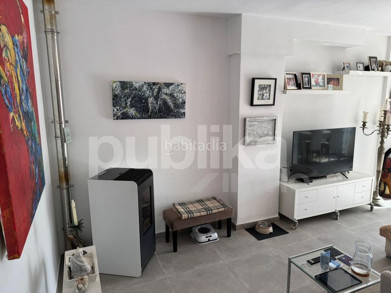 Foto 04cbf186-0c0d-4039-afec-804b165a7196. Casa adossada amb piscina a Torreblanca Torrevieja