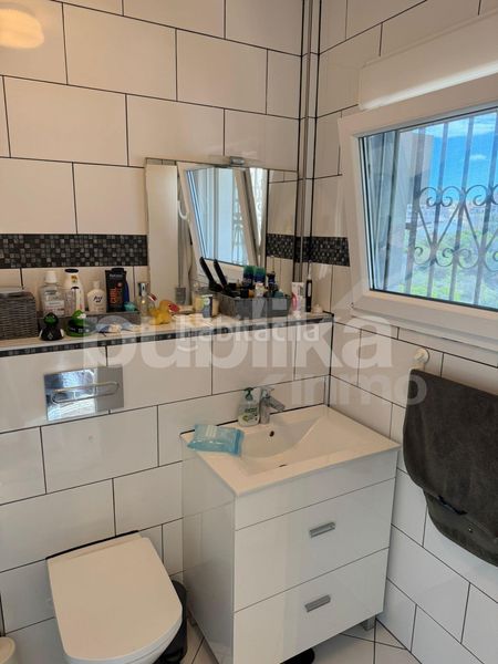 Foto 1a9a9aa9-43b7-4116-bd50-fec376a77c85. Casa adossada amb piscina a Torreblanca Torrevieja