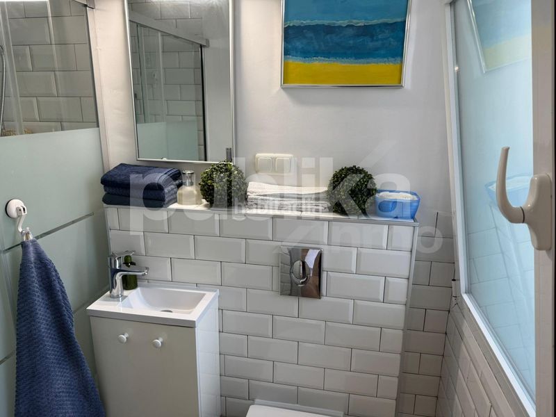 Foto 40ec7ae4-01cf-4bf4-9698-0ccb9ad962d6. Casa adossada amb piscina a Torreblanca Torrevieja