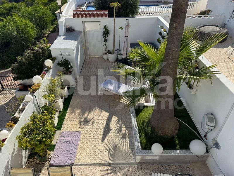 Foto 831de6cc-3576-448b-bfd6-0ffb9bbf2b9e. Casa adossada amb piscina a Torreblanca Torrevieja