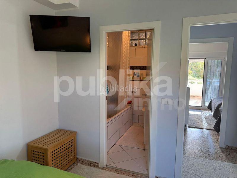 Foto 93ff40ed-736f-4113-bf74-7b32b12de37c. Casa adossada amb piscina a Torreblanca Torrevieja