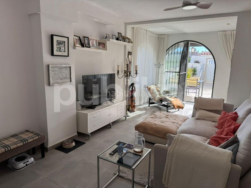 Foto a5712b34-8d1c-485d-8799-da38b9ff9047. Casa adossada amb piscina a Torreblanca Torrevieja