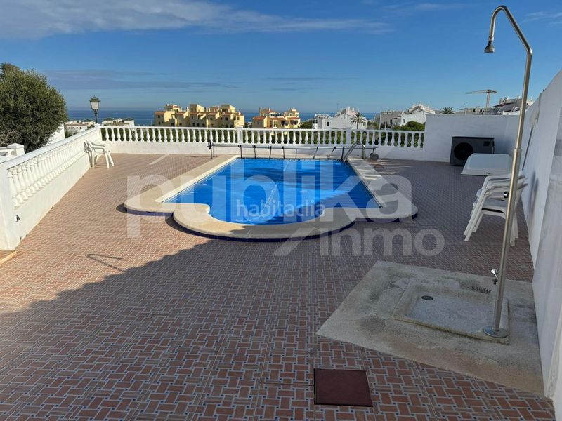 Foto ec73d0d7-f710-4d88-a79e-8d21df4bef07. Casa adossada amb piscina a Torreblanca Torrevieja