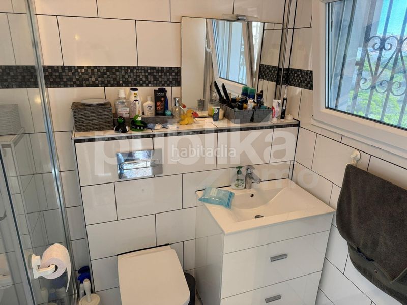 Foto feabf99a-b949-4b16-b9e7-98ee4b756293. Casa adossada amb piscina a Torreblanca Torrevieja