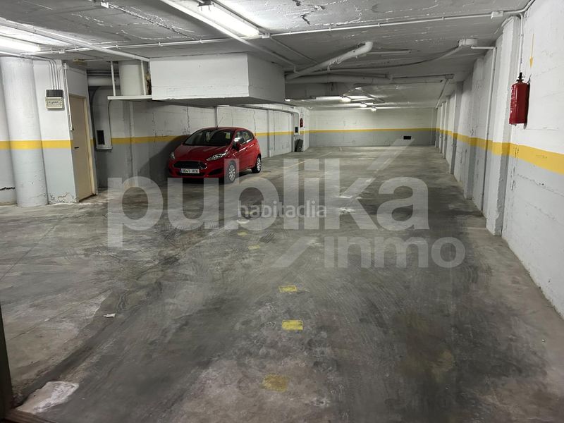 Foto 9f6b3bce-48ce-4672-aae2-0959dc670fa7. Aparcament cotxe a calle deán llopez 2 a Centro Santa Pola
