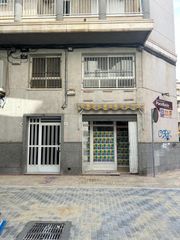 Local Comercial a Hernan cortes 15. Local comercial en pleno centro de santa pola