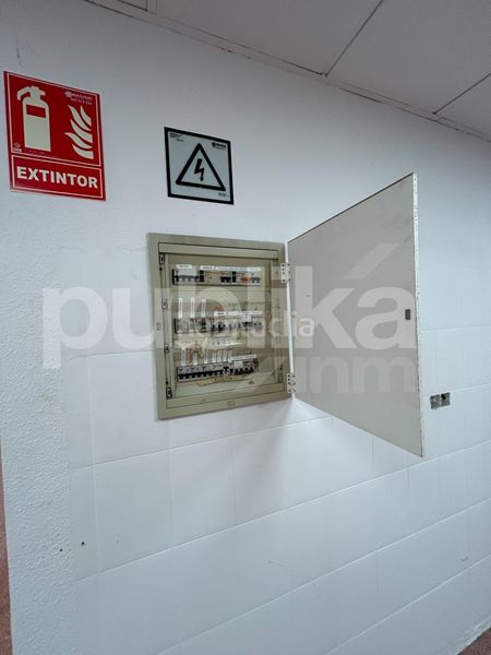 Foto 189a8322-bfc2-4601-8bd1-729b757fe2ae. Local comercial a calle elche 49 a Centro Santa Pola