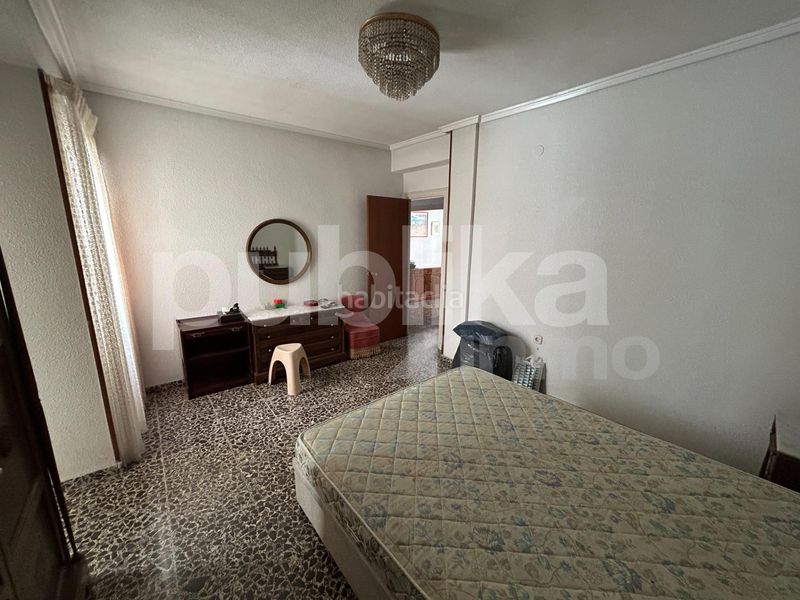 Foto 21463c46-9c33-4e7c-b97d-560349de5d1f. Edificio en calle de san antonio 63 edificio de 3 alturas más terraza en venta en Santa Pola