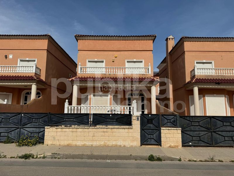 Foto ecb383a4-6a16-4e2e-8200-9158d8b4fcab. Casa amb piscina a Almoradí