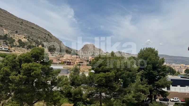 Foto bc1fbc84-30f6-4f70-81fb-6819320a9744. Pis amb aparcament a Xixona
