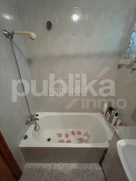 Foto 49cf62bf-a0e9-4b76-aa04-ea027425bec0. Pis a Centro Santa Pola