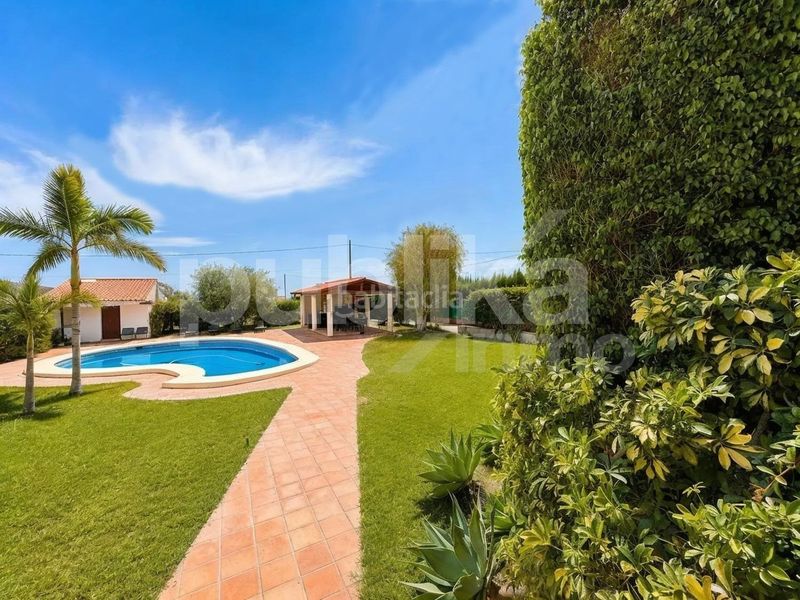 Foto b028a3b1-2d5c-41ae-a06d-1cdbfbd00dcb. Casa amb calefacció aparcament piscina a Villamontes-Boqueres Sant Vicent del Raspeig