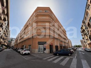 Flat in Isabel la catolica 58. Piso y garaje en zona puerto