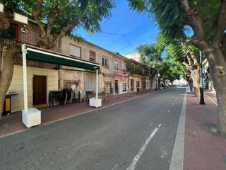 Masia a Calle de Juan Carlos I 3-5