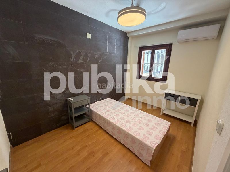 Foto 26014a38-bb32-4b7a-92d0-dacc784272f4. Tríplex a avenida zaragoza 10 a Gran Playa Santa Pola