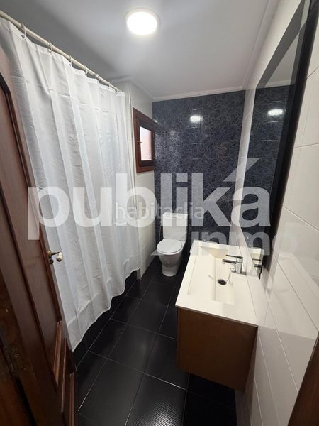 Foto ab63fee3-c4e2-4c4f-81e4-ecae49677308. Tríplex a avenida zaragoza 10 a Gran Playa Santa Pola