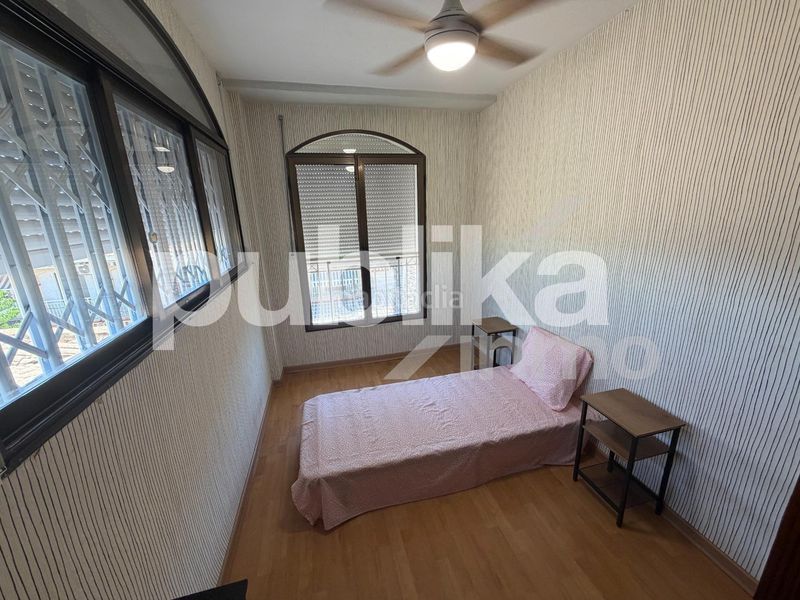 Foto fcd3cdbe-4d6f-4e83-b050-9b7c30192729. Tríplex a avenida zaragoza 10 a Gran Playa Santa Pola