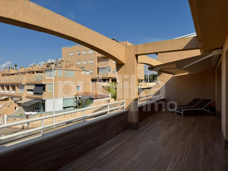 Foto 01cadaba-5995-48a7-aa8f-5cf59263dde9. Àtic amb calefacció aparcament piscina a Calas Santiago Bernabeu Santa Pola