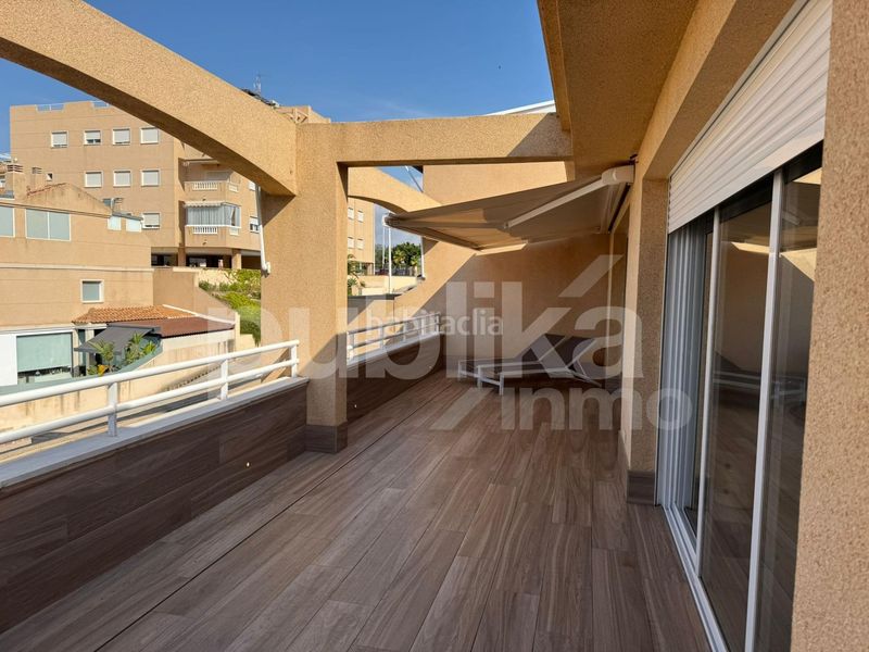 Foto 4e73110c-d4f5-481b-9a6f-82d066245e5b. Àtic amb calefacció aparcament piscina a Calas Santiago Bernabeu Santa Pola