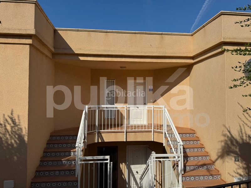 Foto fa64bf49-bdc8-4d66-a655-fdab93c31a5e. Àtic amb calefacció aparcament piscina a Calas Santiago Bernabeu Santa Pola