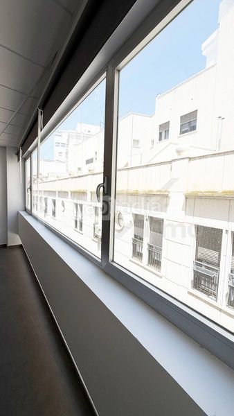 Foto e58a09b5-722e-467c-965d-fc24fbba34bd. Miete büro in Centro Elche / Elx