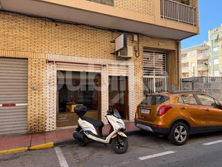 Lloguer Local Comercial a Calle ramon y cajal 12. Local comercial en santa pola  zona portus