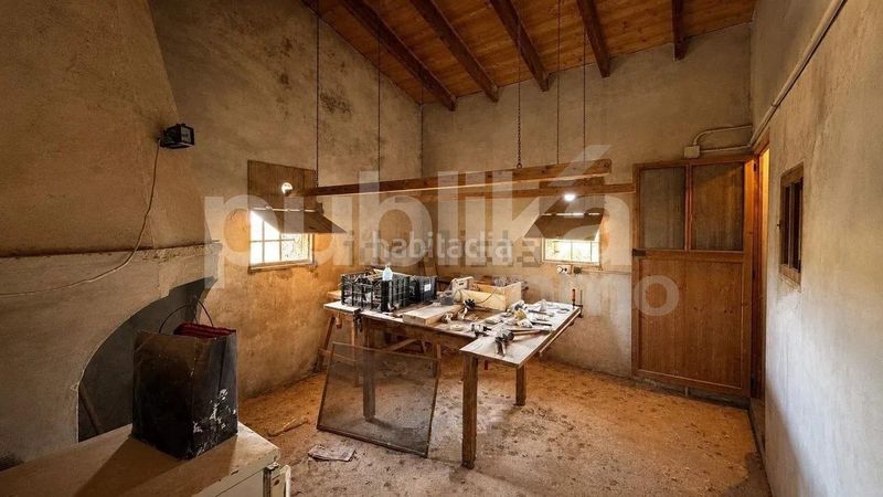 Foto e26d03e9-d1a0-4353-8af9-7026ffb62e6a. Masía en Muro