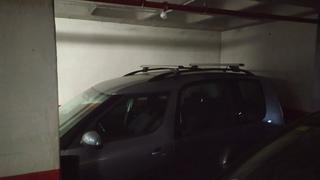 Parking coche en Carrer de la indstria 92. Plaza de parquin g par coche pequeo
